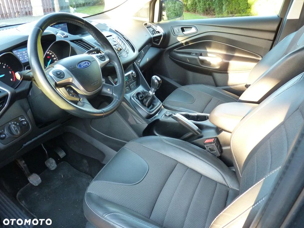 Ford Kuga 2.0 TDCi 2x4 Titanium - 5