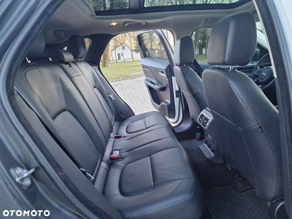 Jaguar F-Pace 2.0 i4P AWD Prestige - 16