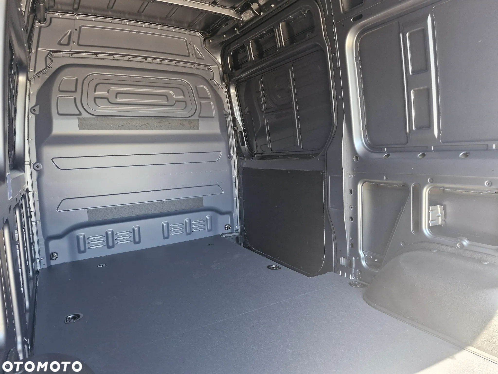 Mercedes-Benz Sprinter - 21