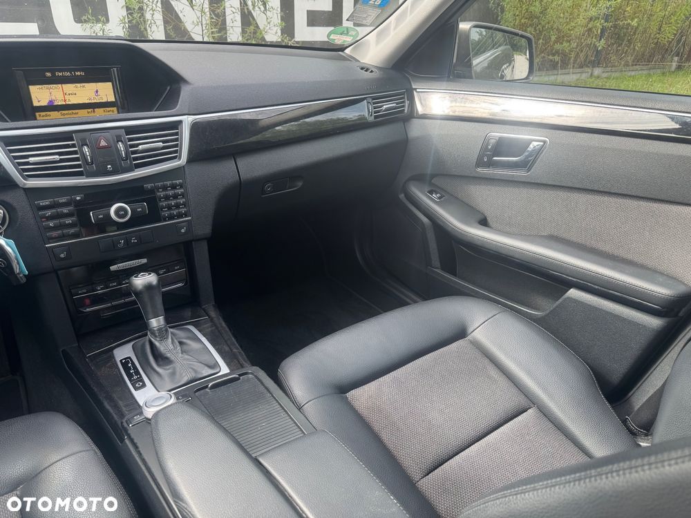 Mercedes-Benz Klasa E 250 CGI BlueEff Avantgarde - 19