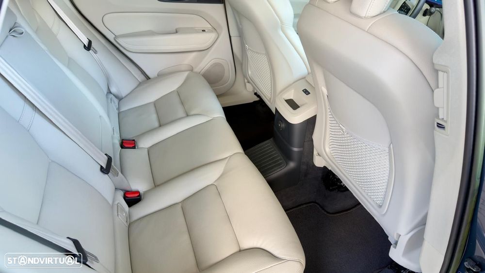 Volvo XC 60 2.0 T6 PHEV Plus Bright AWD - 13