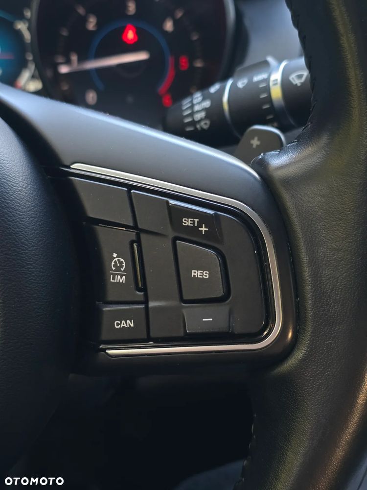 Jaguar XE 2.0 D Prestige - 34
