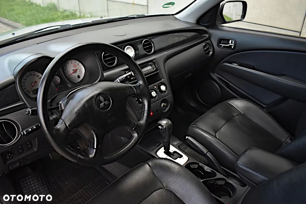 Mitsubishi Outlander 2.4 4WD Automatik Intense - 29