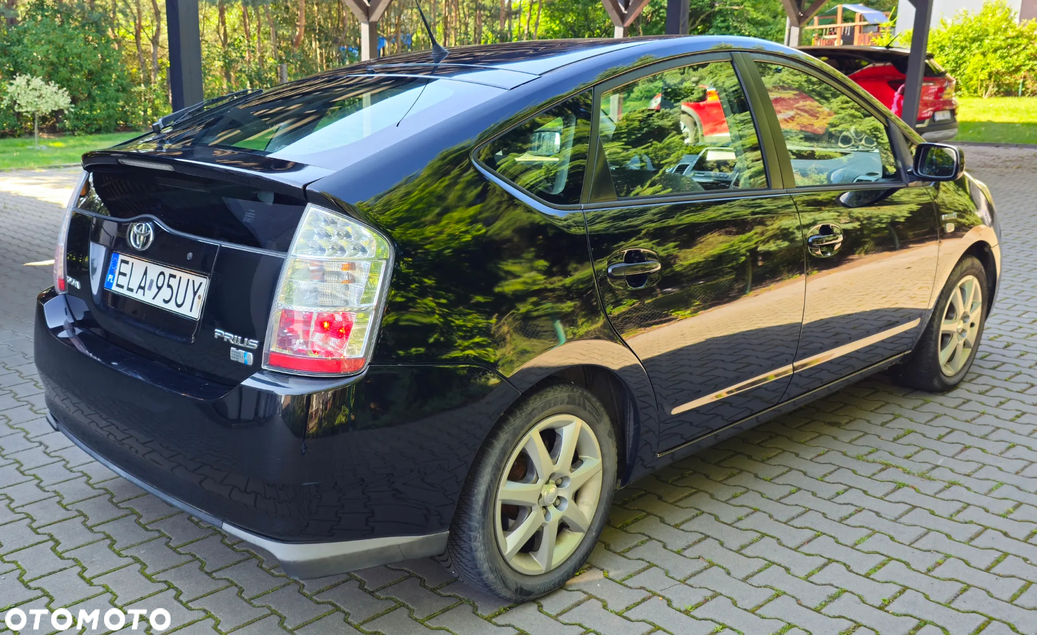 Toyota Prius - 4