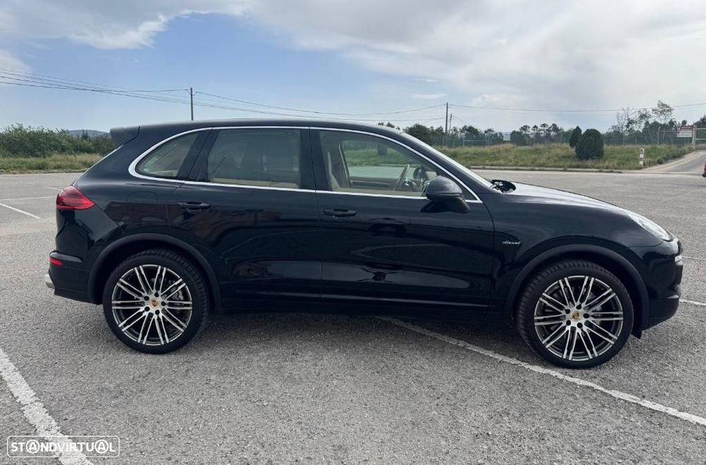 Porsche Cayenne S - 4