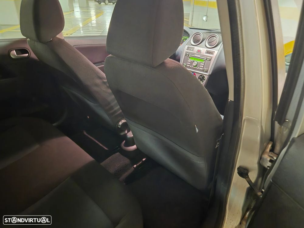 Ford Fiesta 1.25 Trend - 29