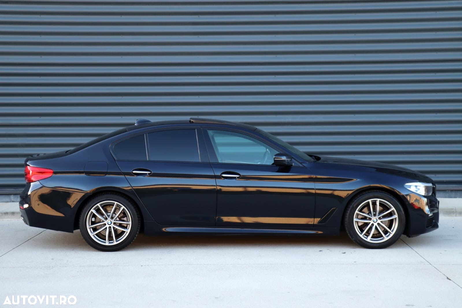 BMW Seria 5 520d xDrive AT - 28