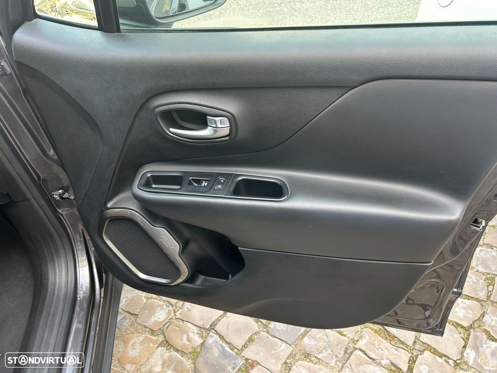 Jeep Renegade 1.0 T Limited - 22