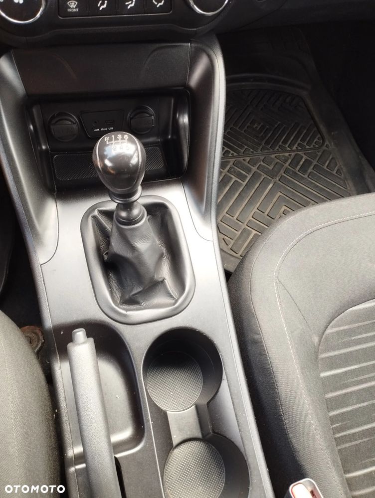 Hyundai ix35 1.6 2WD Fifa World Cup Edition - 12