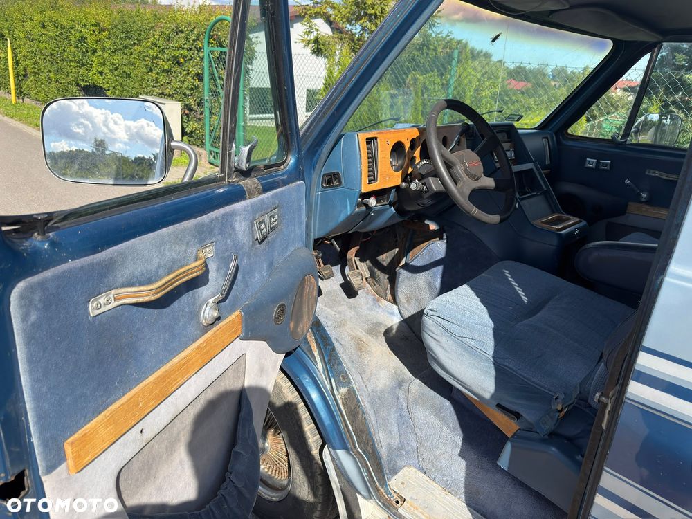 Chevrolet C-20 - 17