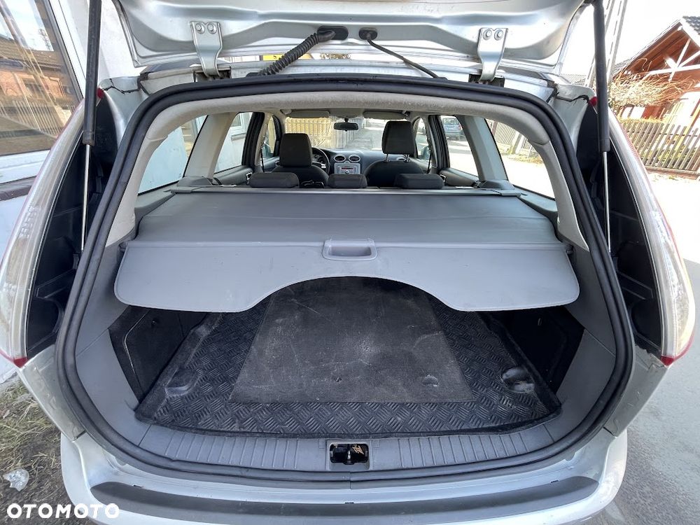 Ford Focus 1.8 Style - 16