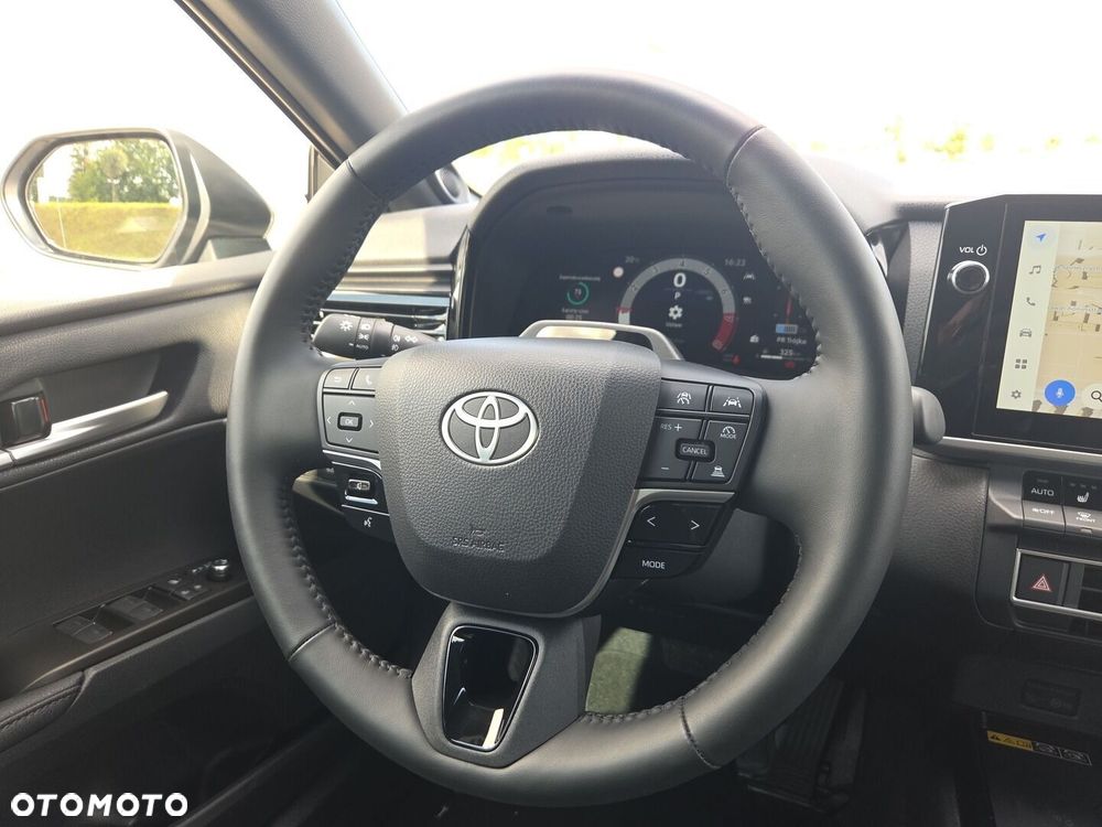 Toyota Camry - 33