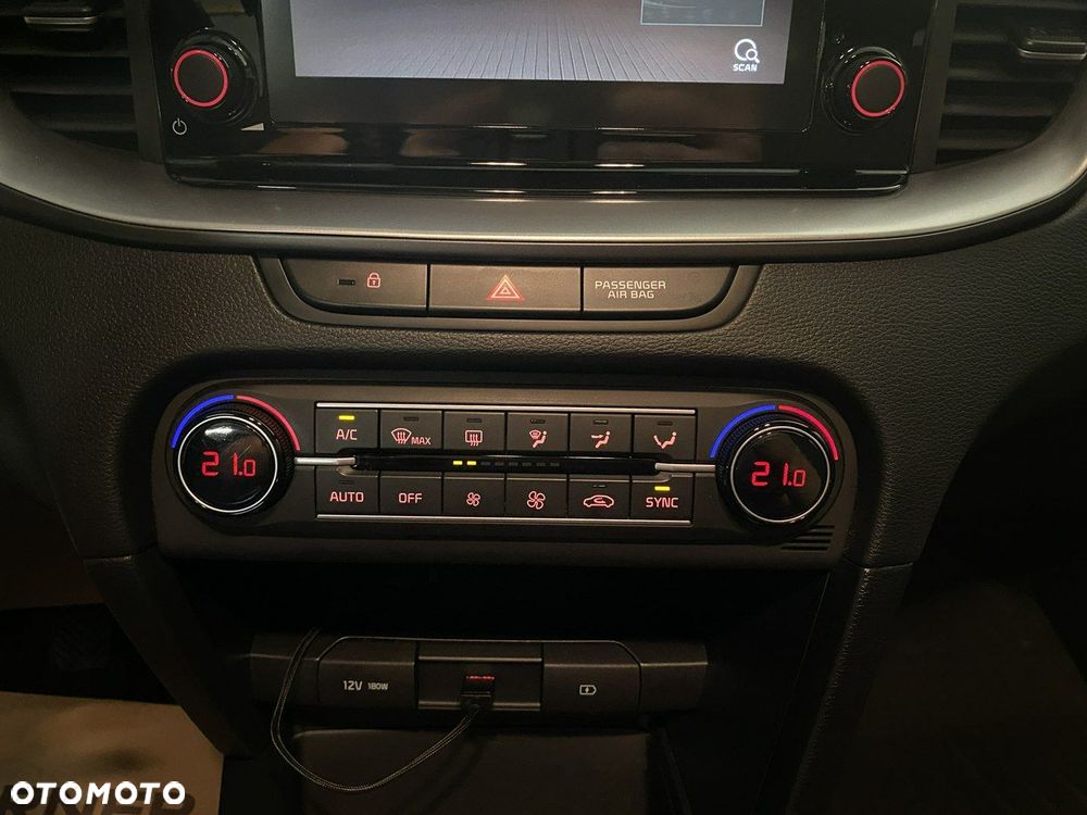 Kia Ceed - 24