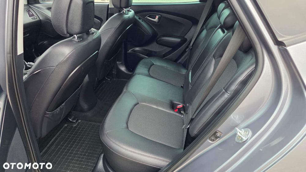 Hyundai ix35 1.7 CRDi 2WD blue Finale Gold - 28