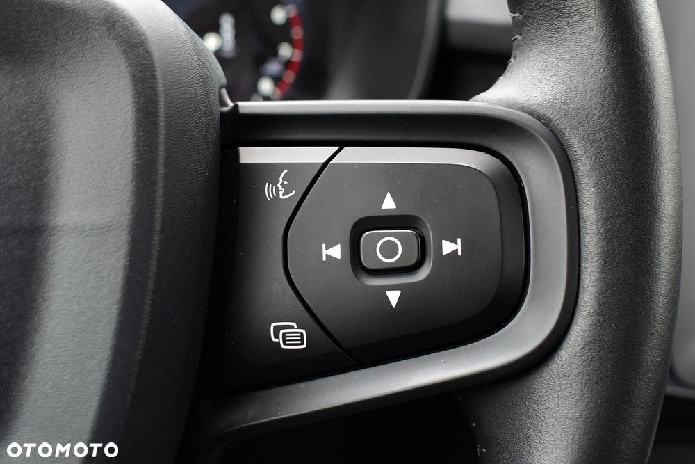 Volvo XC 40 T3 Momentum - 12