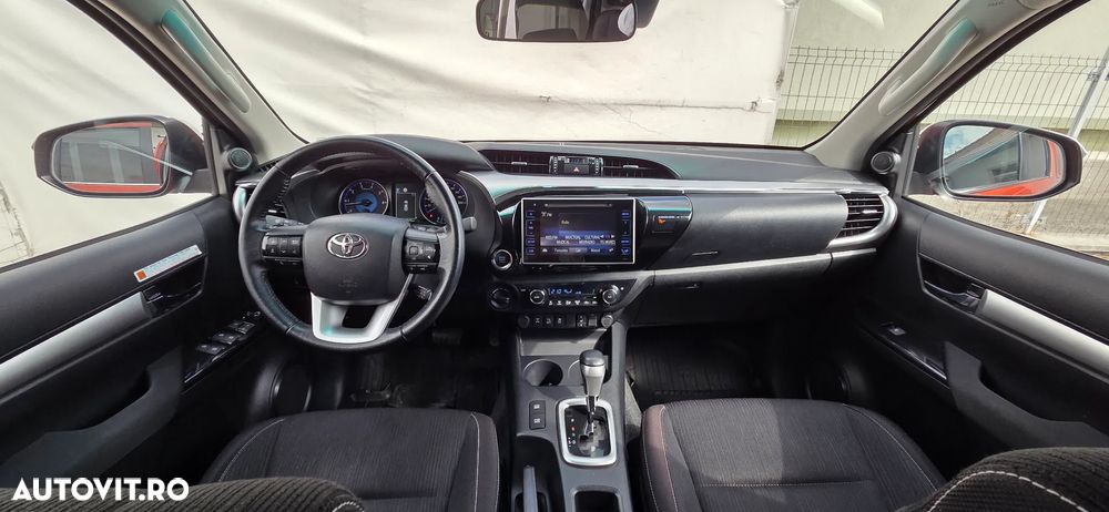 Toyota Hilux 4x4 Double Cab A/T Invincible - 17