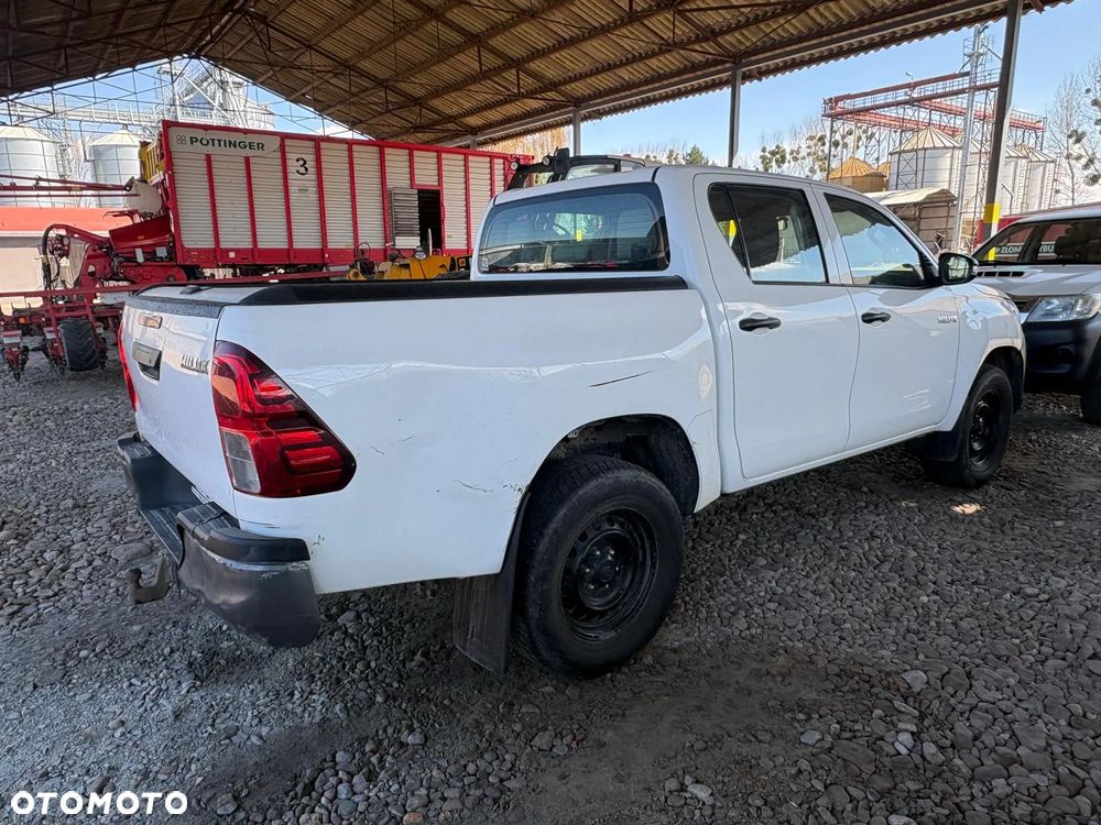 Toyota Hilux - 3