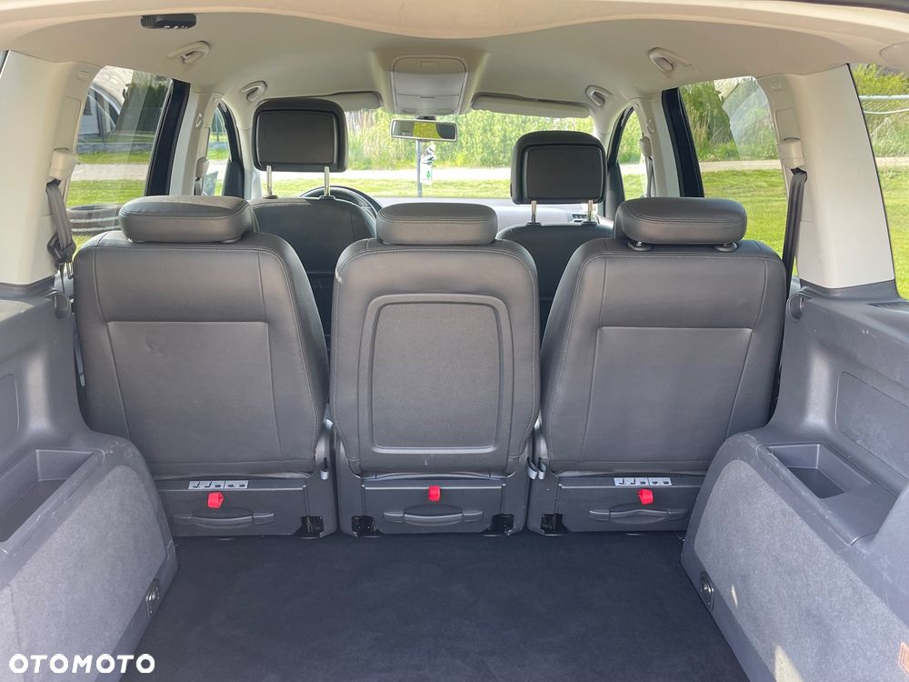 Volkswagen Touran 2.0 TDI DPF DSG Highline - 12