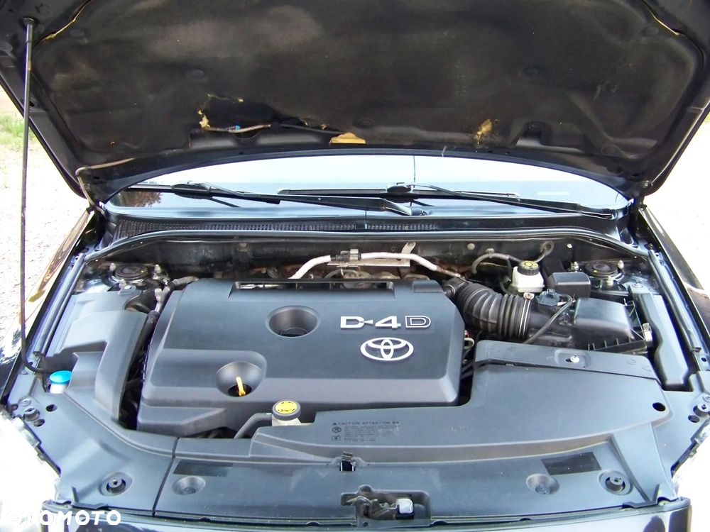 Toyota Avensis 2.0 D-4D - 23