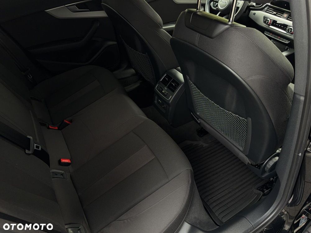 Audi A4 Limousine - 14