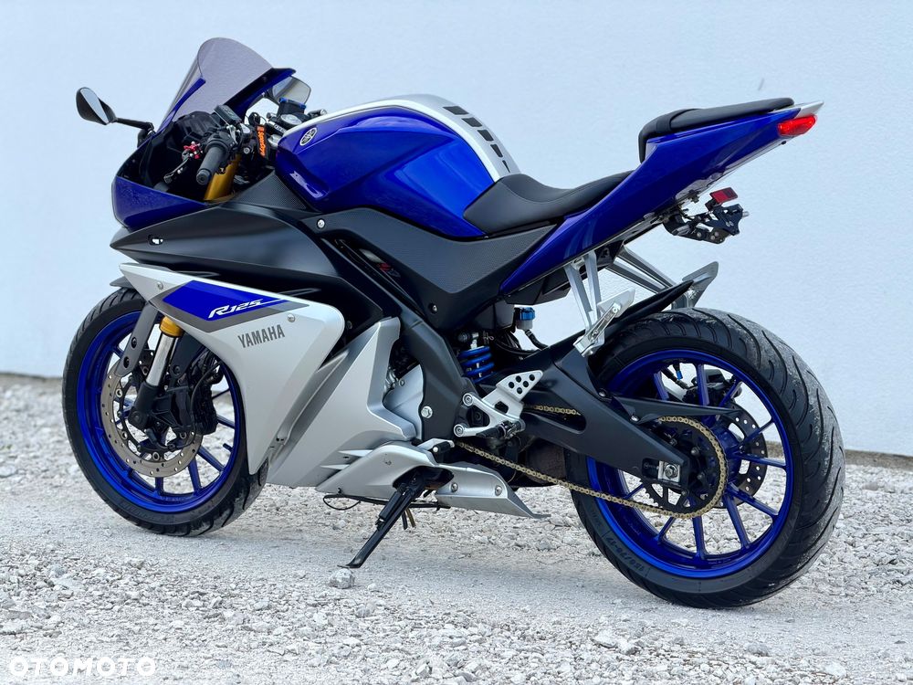 Yamaha YZF - 12