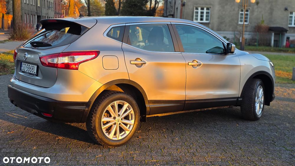 Nissan Qashqai 1.2 DIG-T N-Connecta EU6 - 10