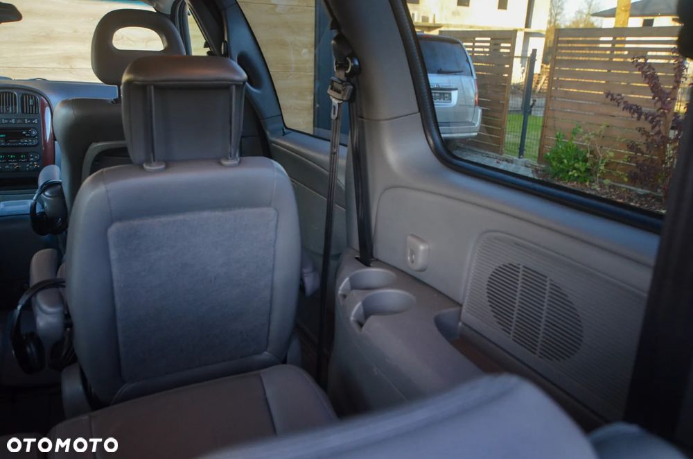 Chrysler Grand Voyager 3.3L LX - 19