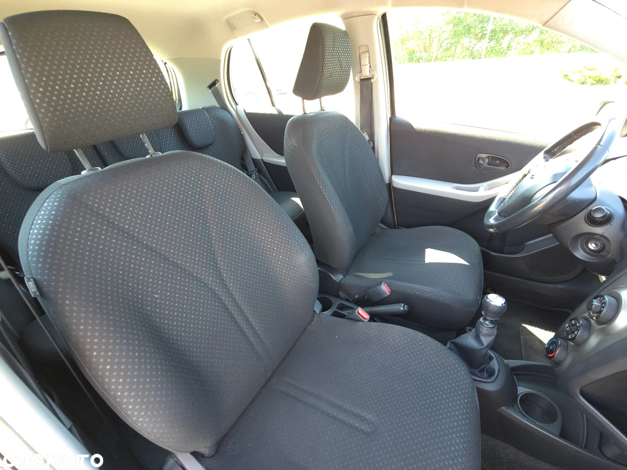 Toyota Yaris 1.33 Premium - 16