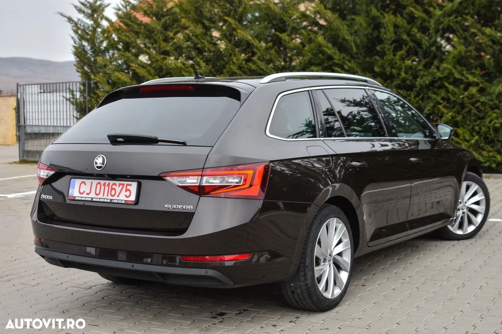 Skoda Superb 2.0 TDI DSG Ambition - 2