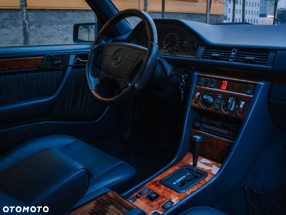 Mercedes-Benz W124 (1984-1993) - 13