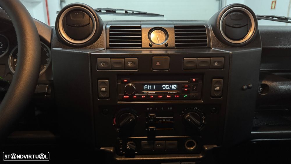 Land Rover Defender 110 DPF E - 39