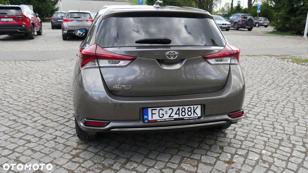 Toyota Auris 1.6 Premium - 6