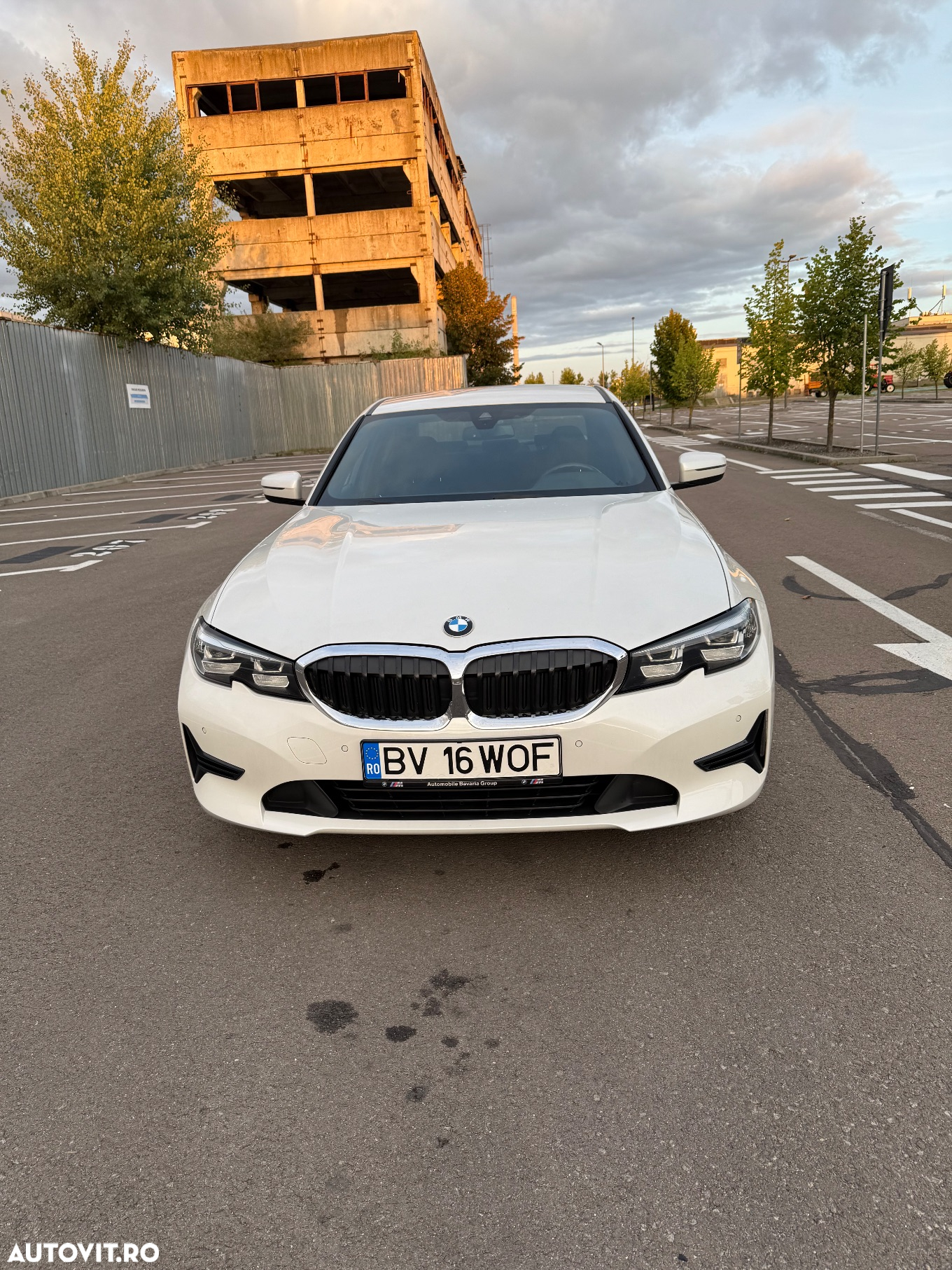 BMW Seria 3 320i Aut. - 4
