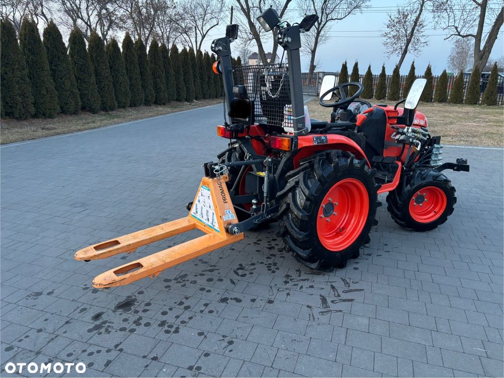 Kubota B1181 - 4