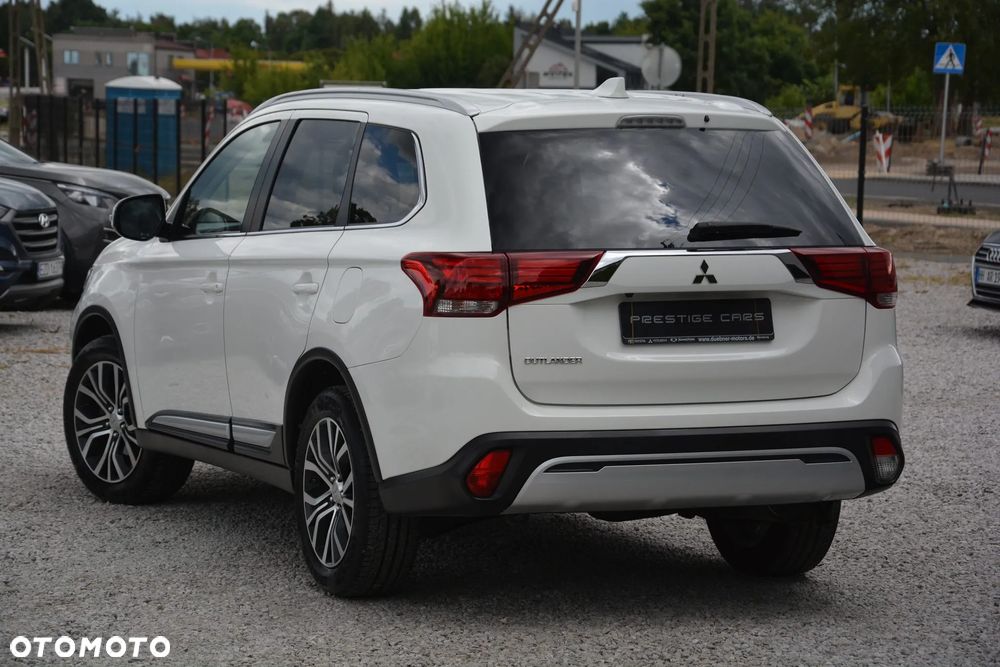 Mitsubishi Outlander - 11