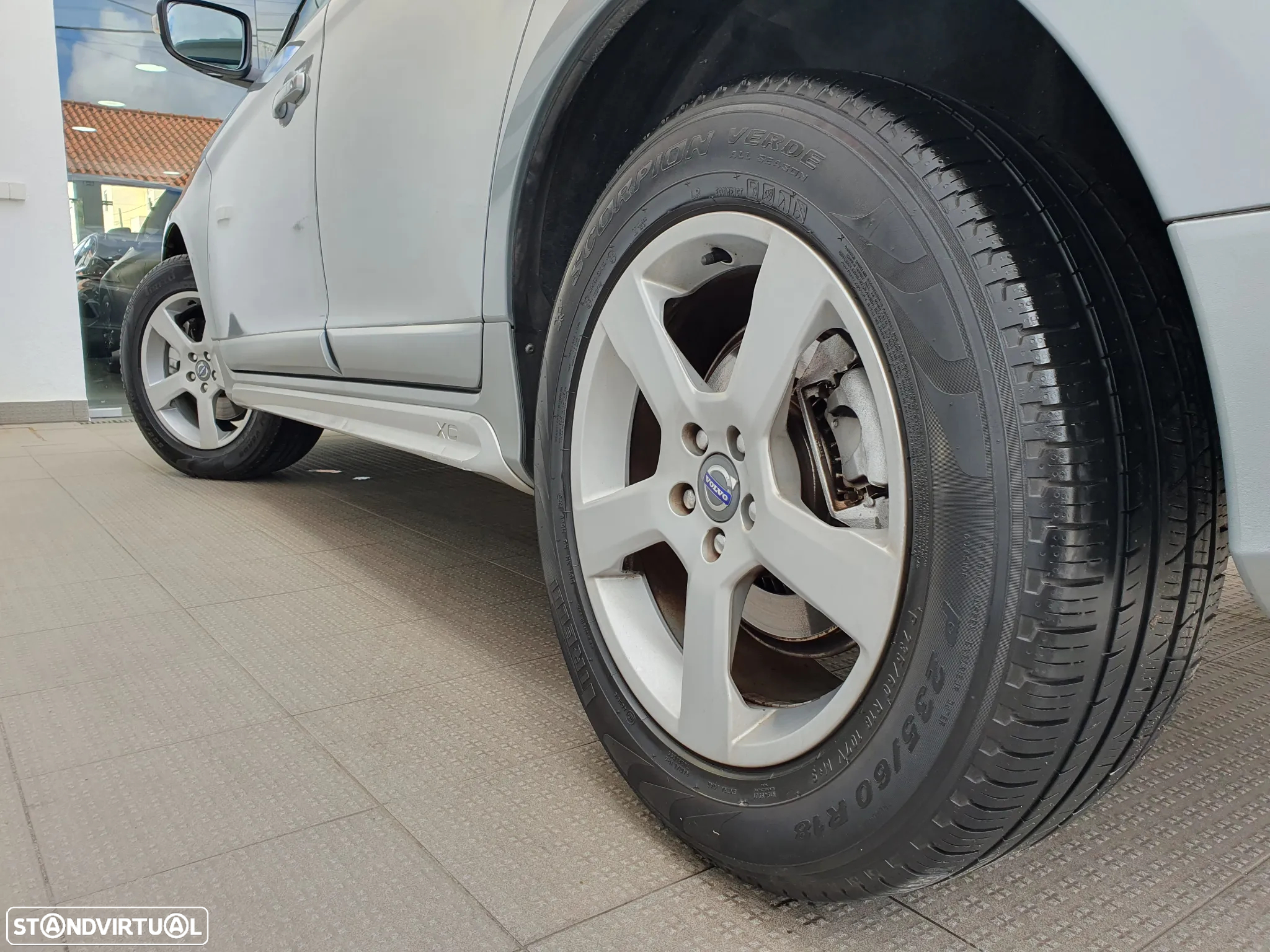 Volvo XC 60 2.0 D4 R-Design - 16
