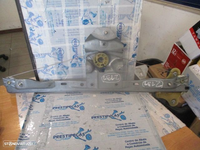 Elevador Sem Motor 807208353R RENAULT TWINGO 3 FASE 1 2014 1.0I 71CV 5P AZUL BEBE FDRT RENAULT TWINGO 3 FASE 1 2015 1.0I 71CV 5P AZUL - 1