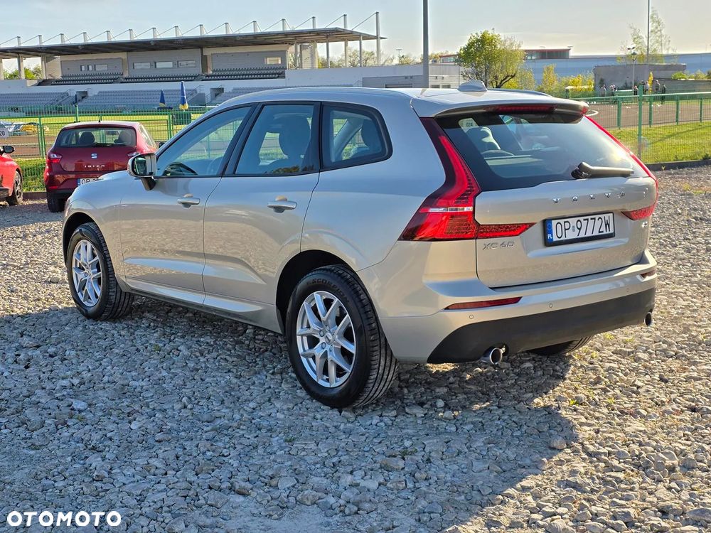 Volvo XC 60 B4 D Momentum - 7