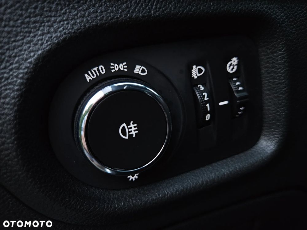 Opel Astra 1.5 D Start/Stop 2020 - 33