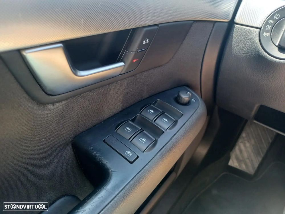 Audi A4 2.0 TDI S-line - 19