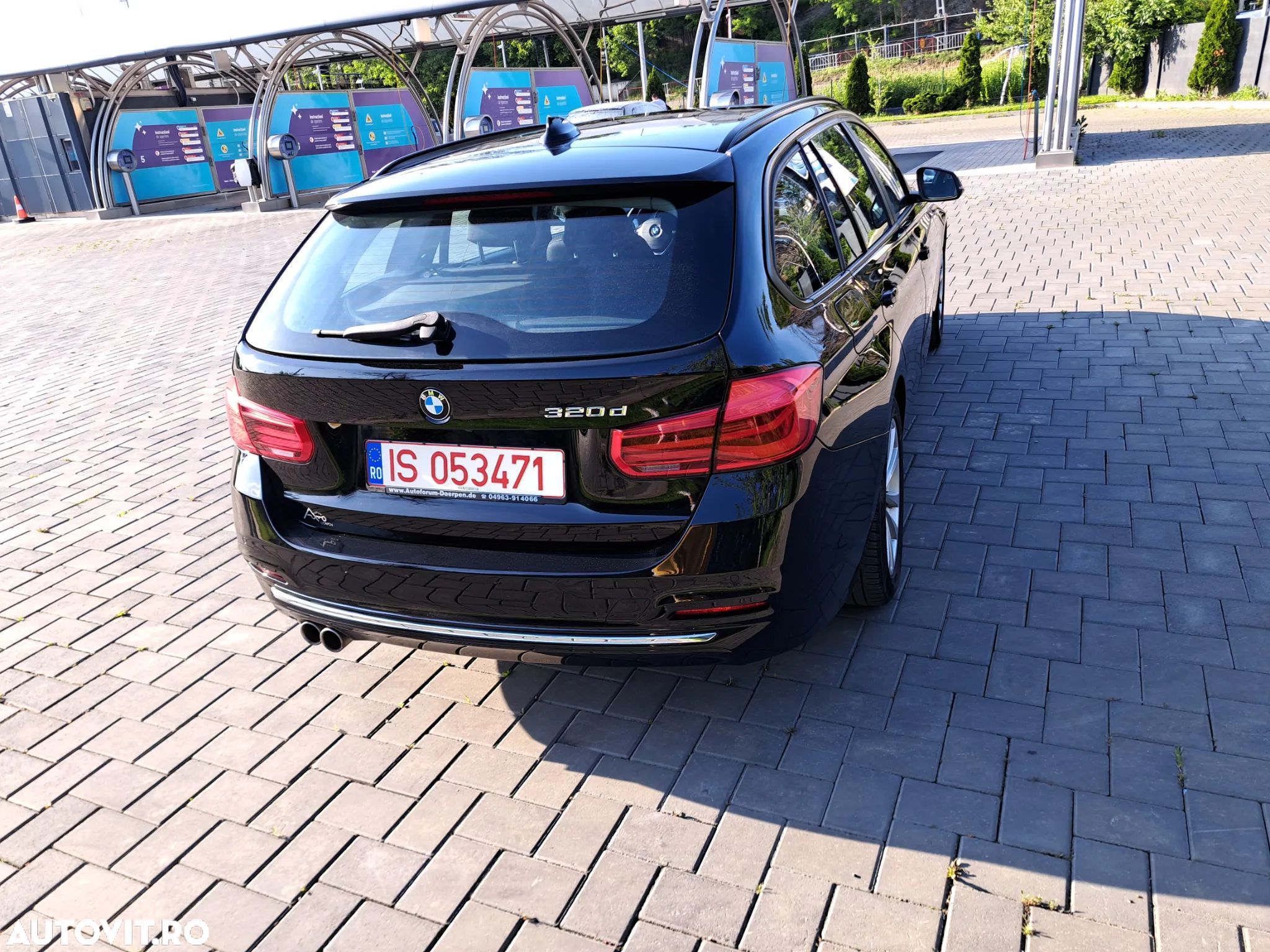 BMW Seria 3 320d Touring Aut. Luxury Line - 1