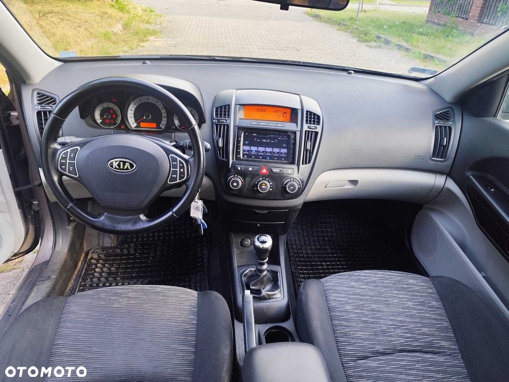 Kia Ceed - 7