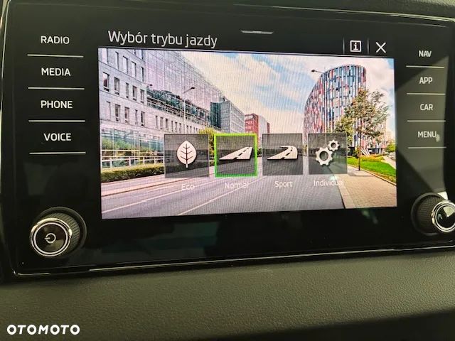 Skoda Karoq 1.5 TSI ACT Sportline DSG - 27