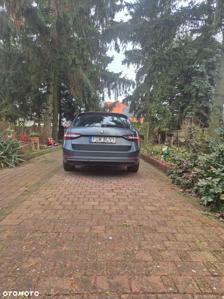 Skoda Superb 2.0 TDI L&K DSG - 4