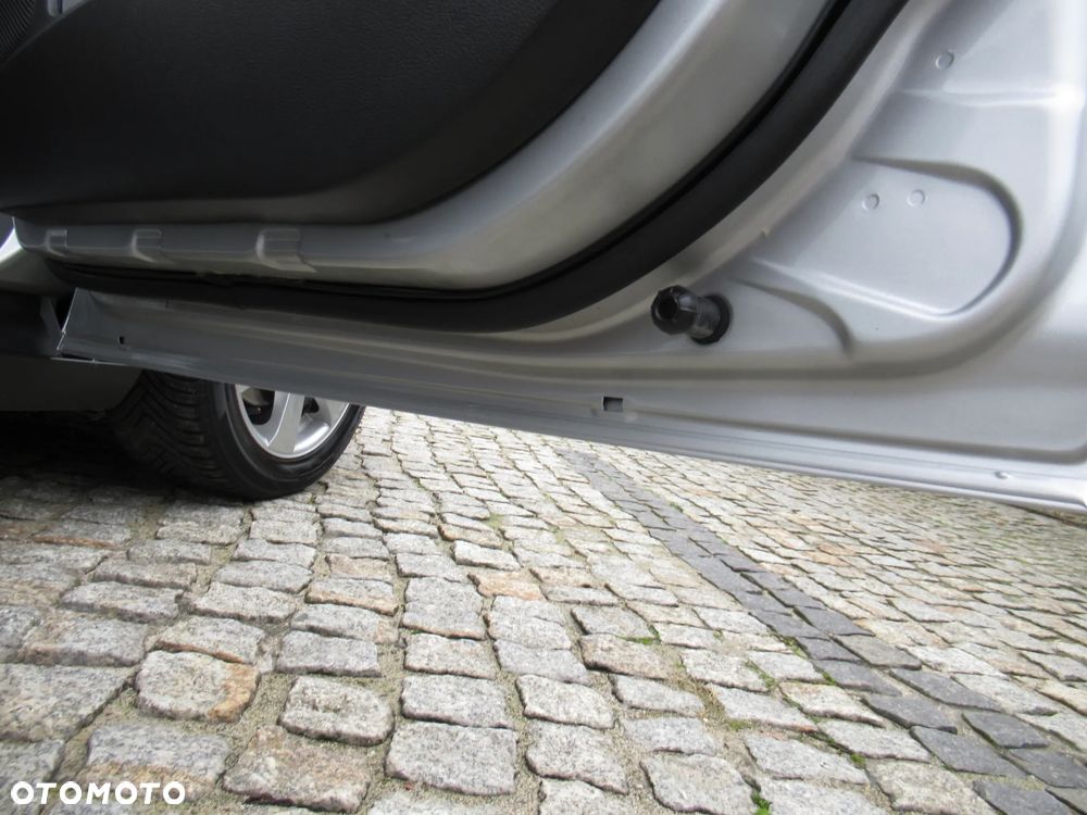 Ford Focus 1.6 Ambiente - 24