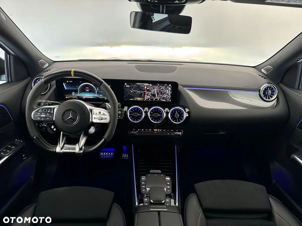 Mercedes-Benz GLA - 21