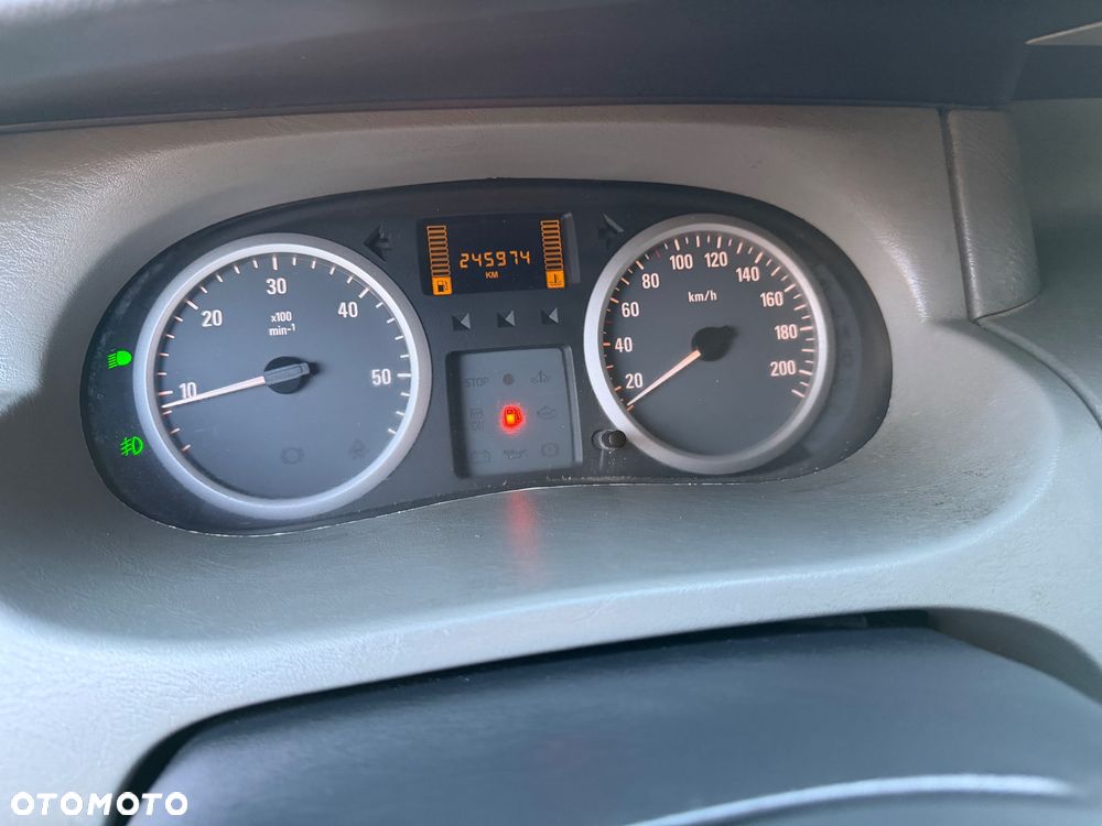 Opel Vivaro - 9