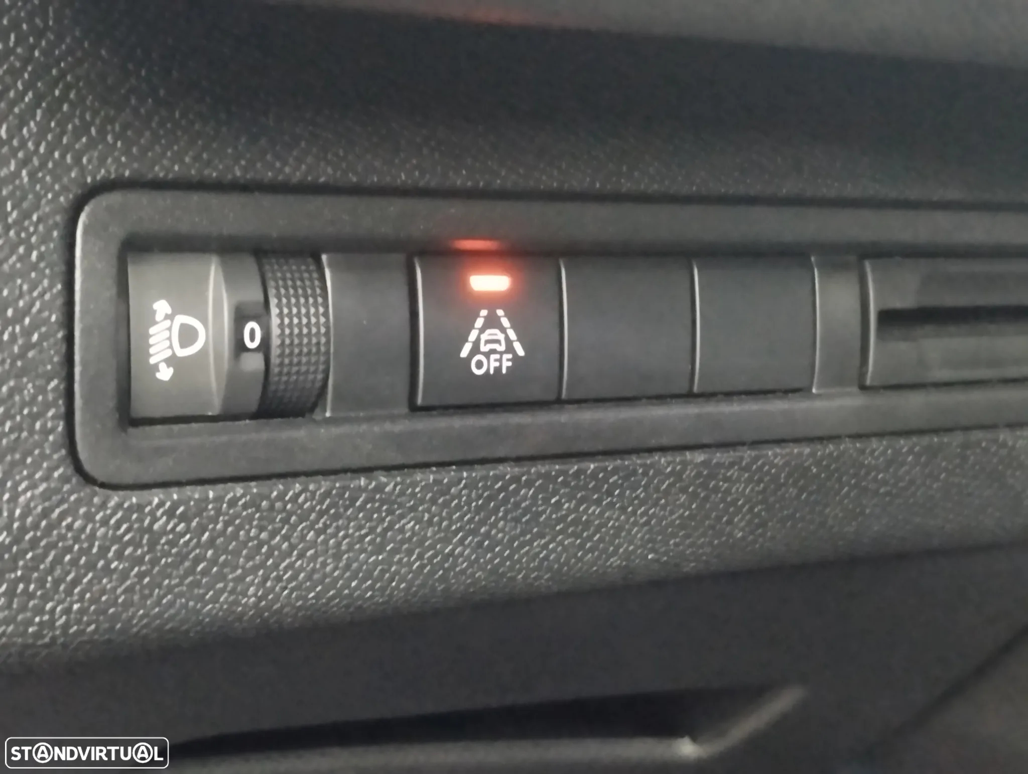 Peugeot 3008 1.5 BlueHDi Allure EAT8 - 18