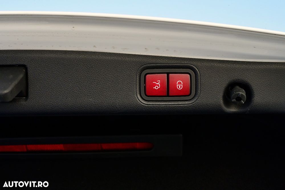 Mercedes-Benz E 300 4MATIC 9G-TRONIC AMG Line - 39