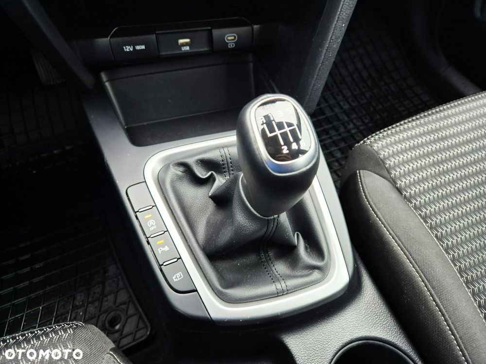 Kia Ceed 1.5 T-GDI M - 27